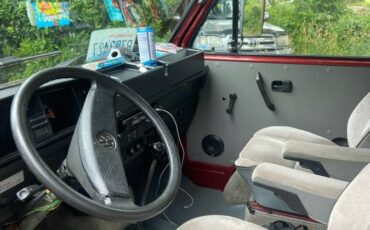 Volkswagen-vanagon-1987-red-4