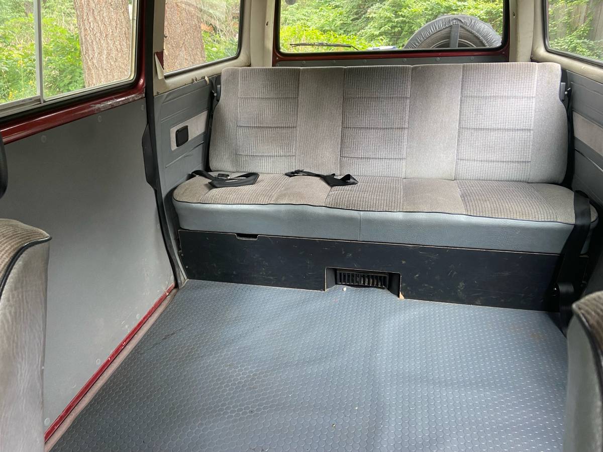 Volkswagen-vanagon-1987-red-5