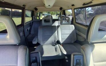 Volkswagen-vanagon-1990-custom-17