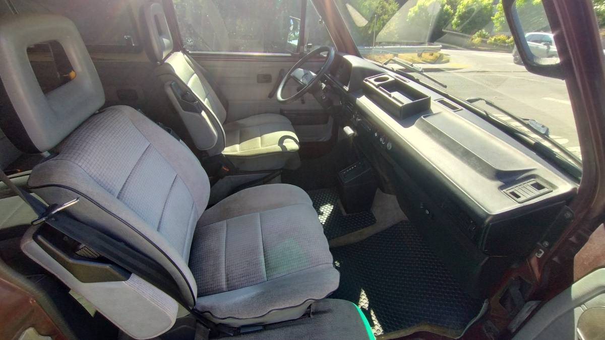 Volkswagen-vanagon-1990-custom-19