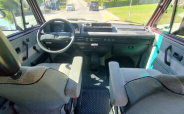 Volkswagen-vanagon-1990-custom-21