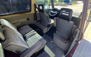Volkswagen-vanagon-1990-custom-22