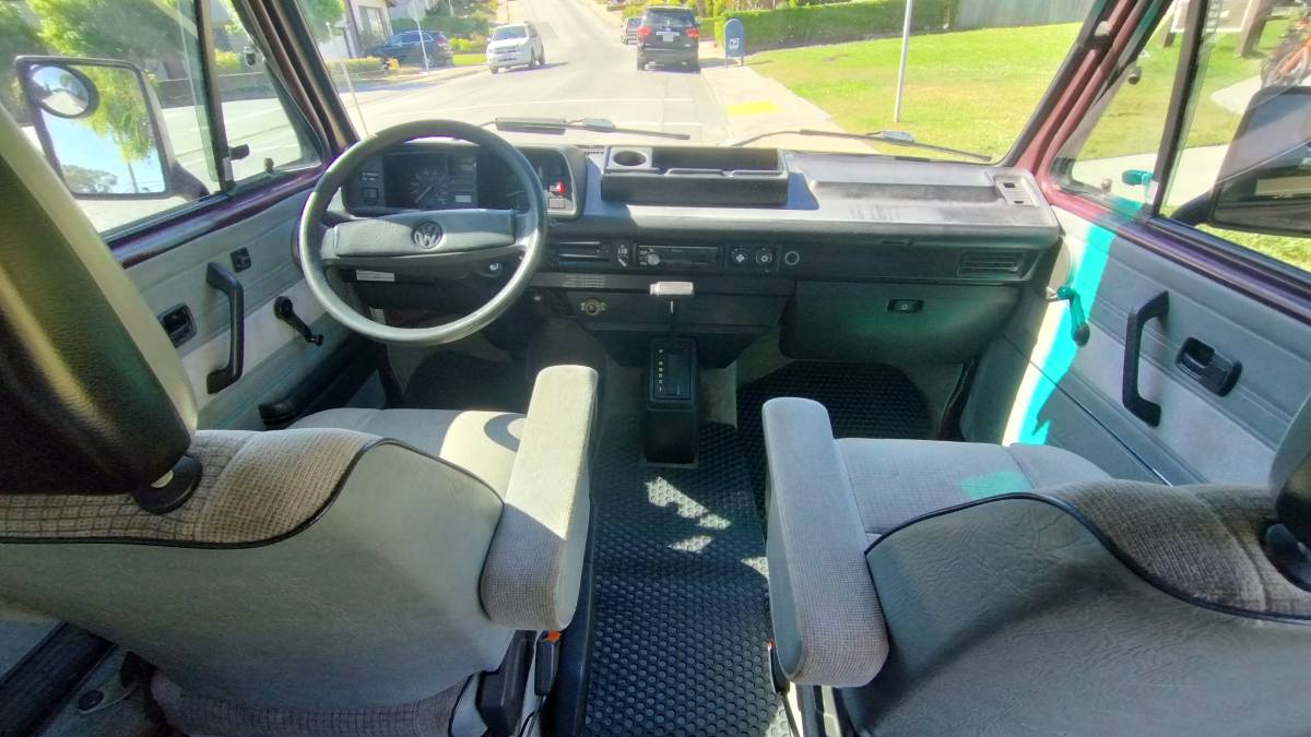 Volkswagen-vanagon-1990-custom-7