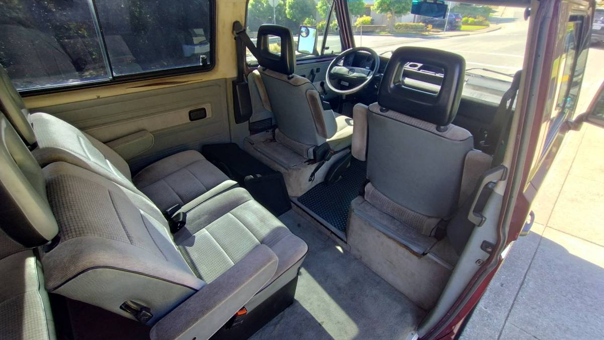 Volkswagen-vanagon-1990-custom-8