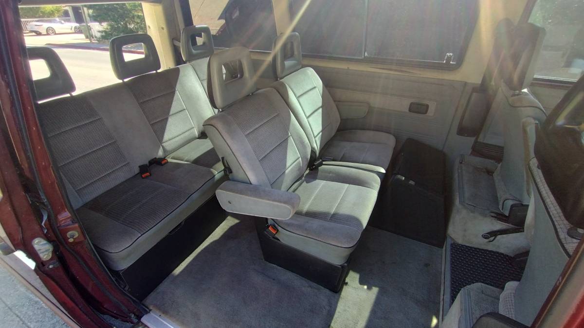 Volkswagen-vanagon-1990-custom-9