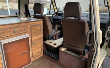 Volkswagen-vanagon-diesel-1982-custom-15