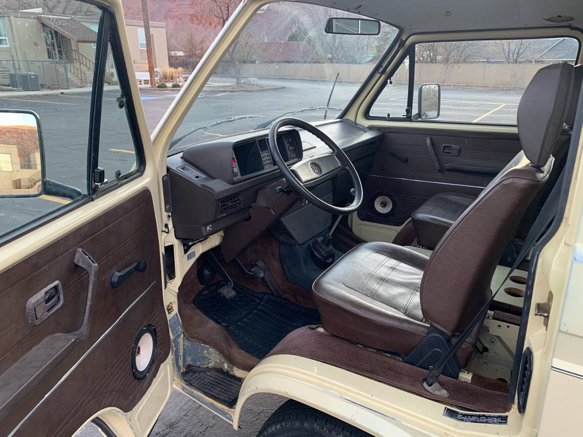 Volkswagen-vanagon-diesel-1982-custom-4