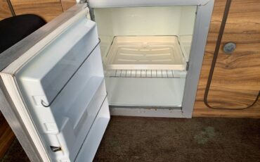 Volkswagen-vanagon-diesel-1982-custom-8