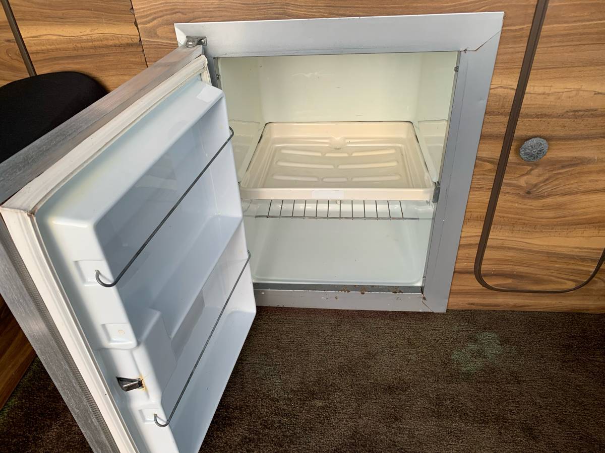 Volkswagen-vanagon-diesel-1982-custom-8