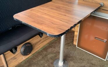 Volkswagen-vanagon-diesel-1982-custom-9