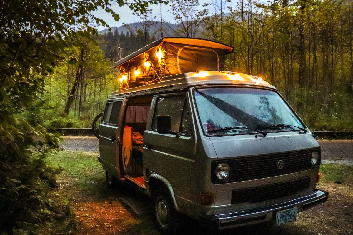 Volkswagen-vanagon-riviera-1985-grey-5