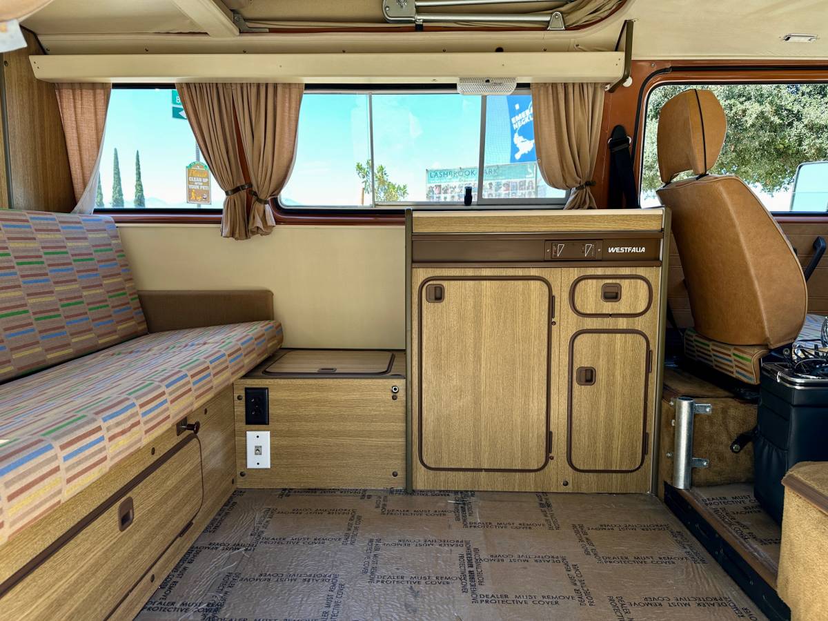 Volkswagen-vanagon-westfalia-1980-brown-11