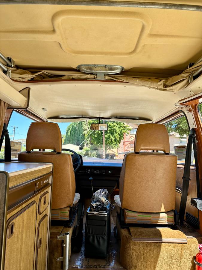 Volkswagen-vanagon-westfalia-1980-brown-3