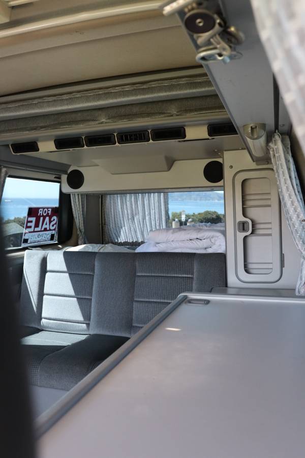 Volkswagen-vanagon-westfalia-1989-white-10