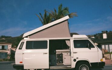 Volkswagen-vanagon-westfalia-1989-white-4