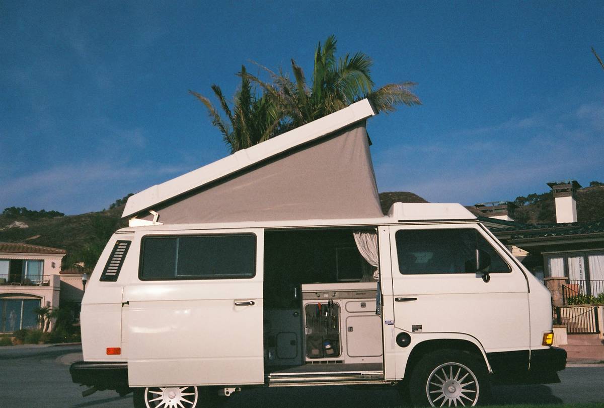 Volkswagen-vanagon-westfalia-1989-white-4