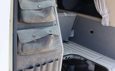 Volkswagen-vanagon-westfalia-1989-white-8