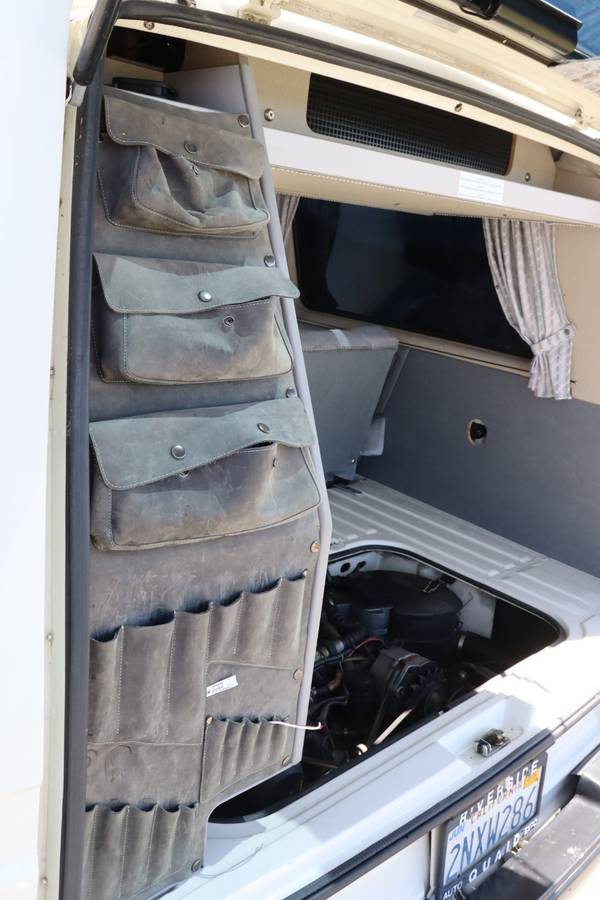 Volkswagen-vanagon-westfalia-1989-white-8