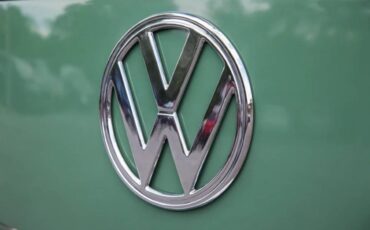 Volkswagen-westfalia-camper-1968-green-12