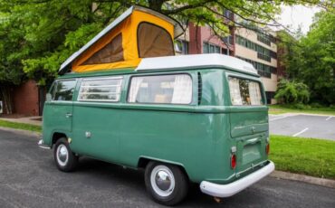 Volkswagen-westfalia-camper-1968-green-14