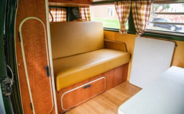 Volkswagen-westfalia-camper-1968-green-16
