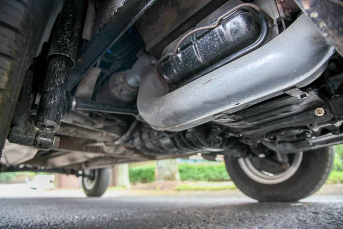 Volkswagen-westfalia-camper-1968-green-23