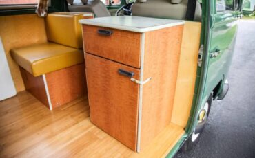 Volkswagen-westfalia-camper-1968-green-3