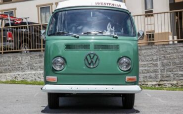 Volkswagen-westfalia-camper-1968-green