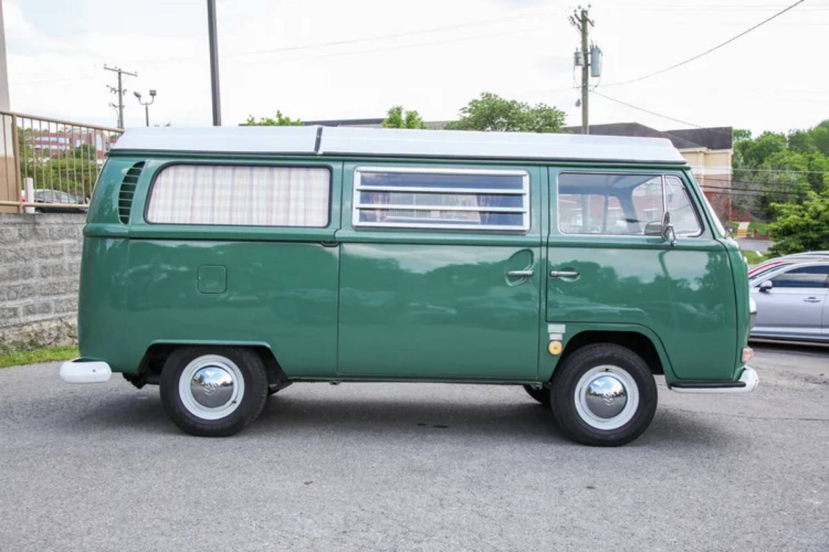 Volkswagen-westfalia-camper-1968-green-5