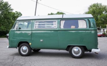 Volkswagen-westfalia-camper-1968-green-7