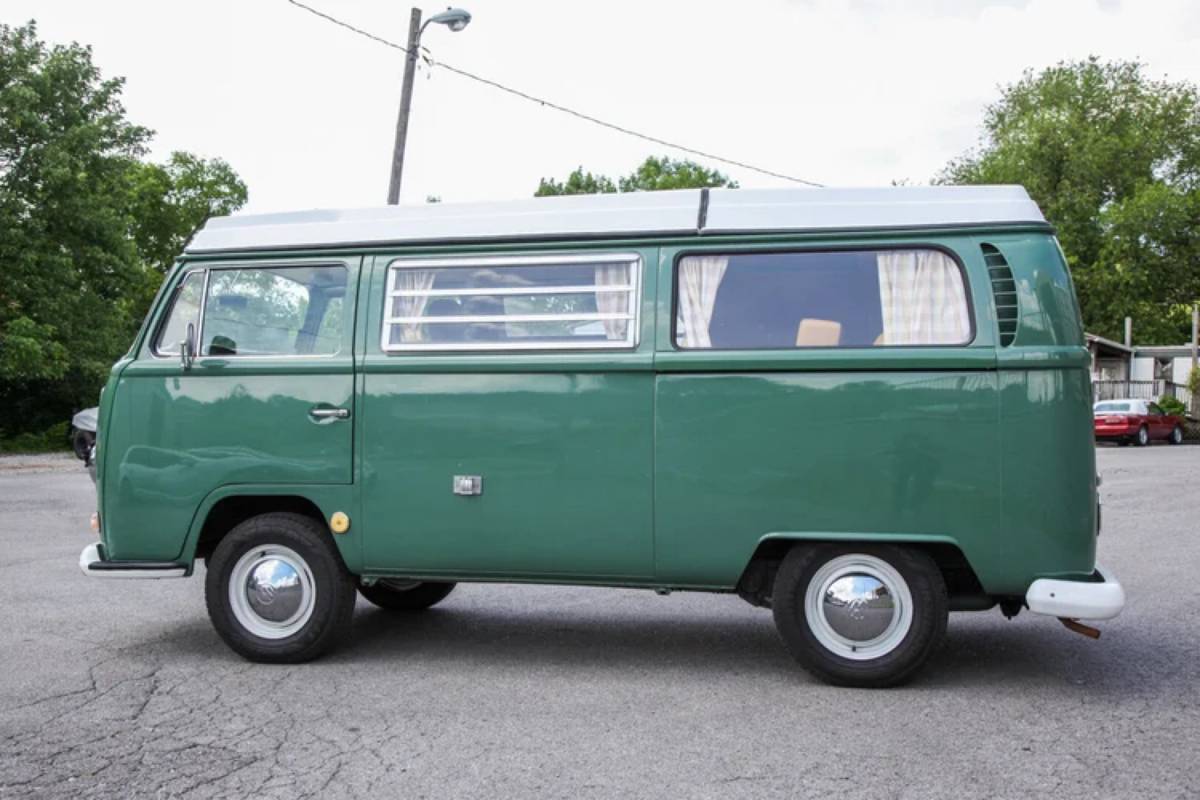 Volkswagen-westfalia-camper-1968-green-7