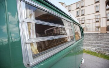 Volkswagen-westfalia-camper-1968-green-8