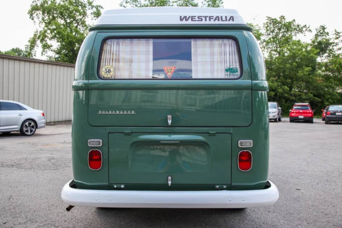 Volkswagen-westfalia-camper-1968-green-9