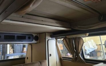 Volkswagon-vanagon-camper-van-1985-4