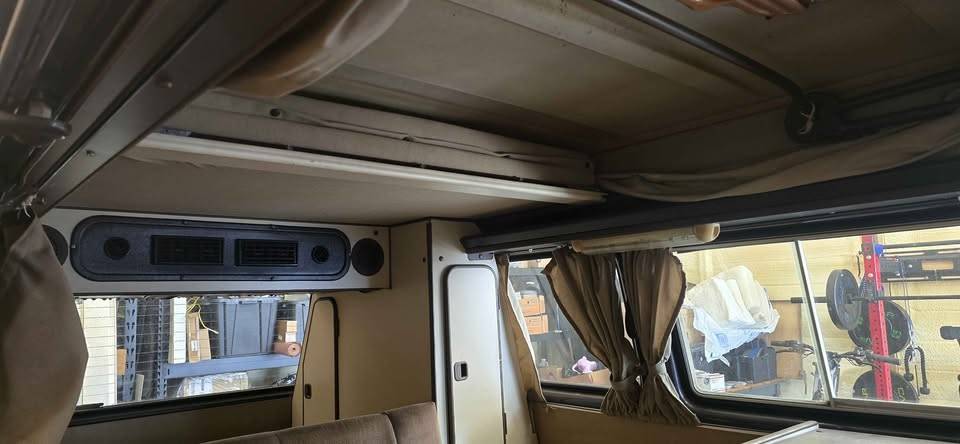 Volkswagon-vanagon-camper-van-1985-4
