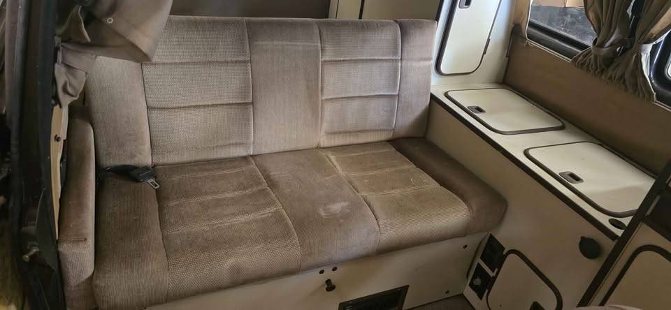 Volkswagon-vanagon-camper-van-1985-5