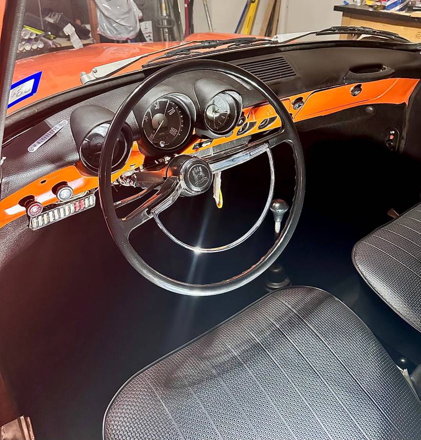 Volkwagen-type-3-squareback-1971-orange-16