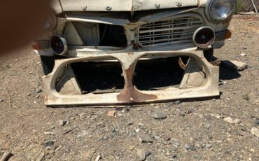 Volvo-122s-2-door-sedan-1967-white-11