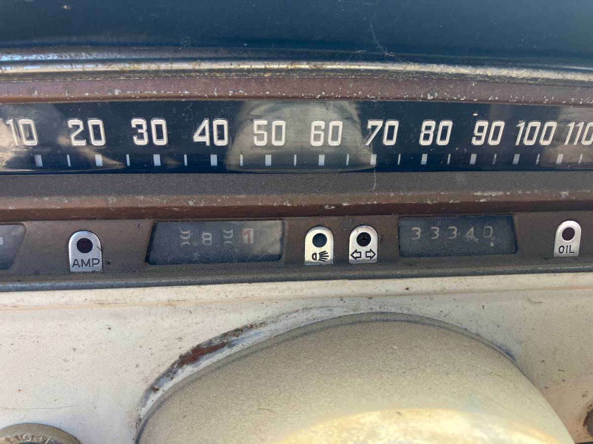 Volvo-122s-2-door-sedan-1967-white-15