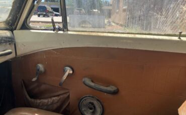 Volvo-122s-2-door-sedan-1967-white-17