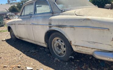 Volvo-122s-2-door-sedan-1967-white-2