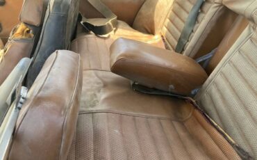 Volvo-122s-2-door-sedan-1967-white-4