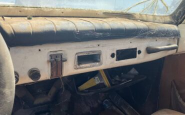 Volvo-122s-2-door-sedan-1967-white-6