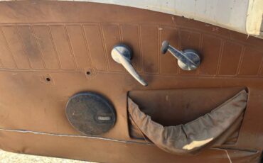 Volvo-122s-2-door-sedan-1967-white-7