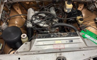 Volvo-142e-1971-silver-14