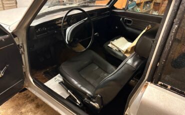 Volvo-142e-1971-silver-27