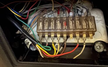 Volvo-142e-1971-silver-3