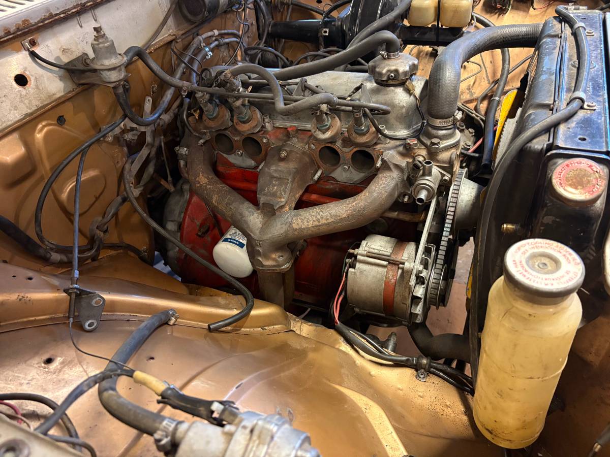 Volvo-142e-1971-silver-7