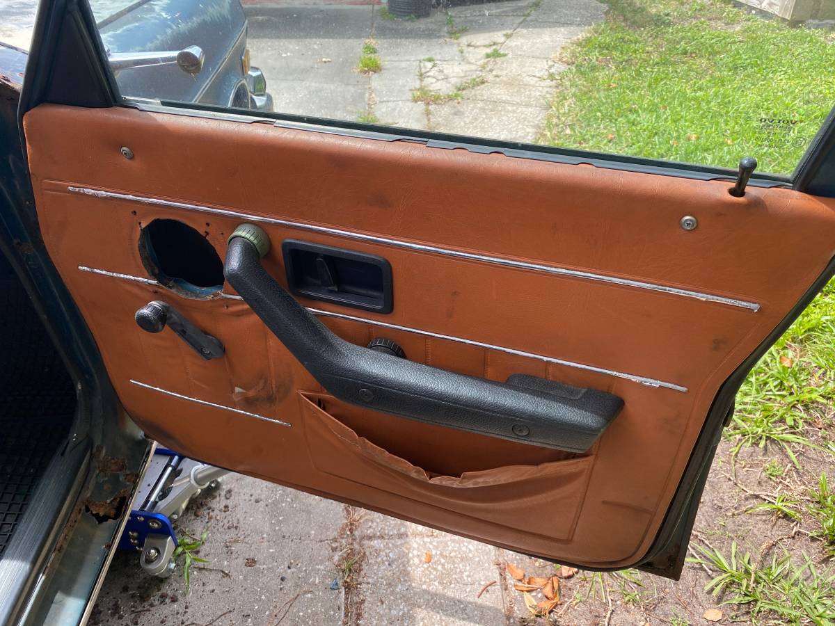 Volvo-164e-1974-blue-9