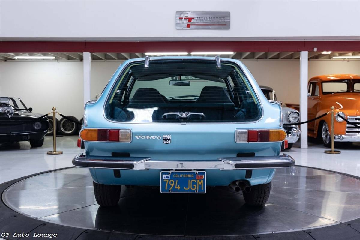 Volvo-1800es-1973-blue-11
